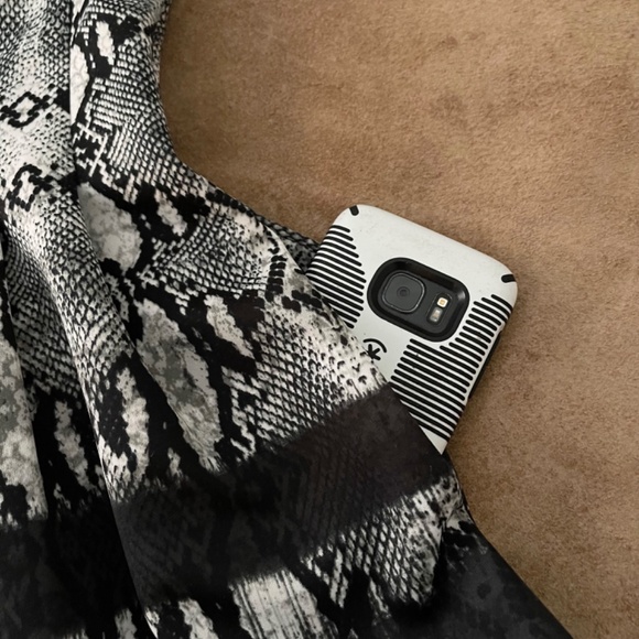 Vince Camuto Abstract Print Dress with Pockets Size 6 - Picture 7 of 14